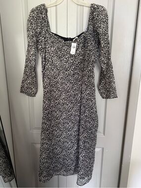 NWT- Abercrombie & Fitch- Black and White Floral Midi Dress
